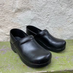 Dansko Black Leather Clogs Shoes 40 Narrow